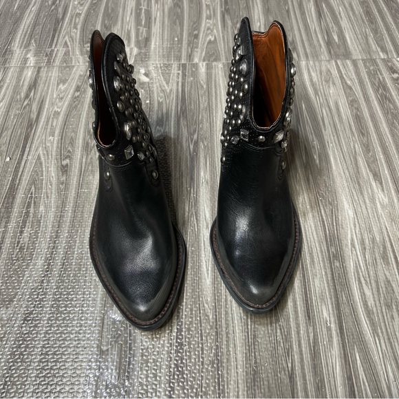 Lucky Brand | Studded Chelsea Boots - Picture 4 of 7